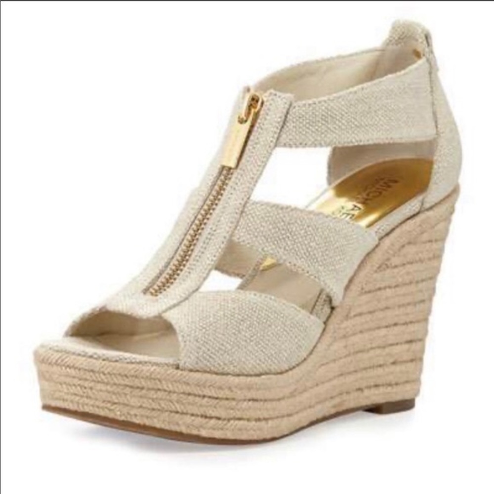 Michael Kors Zipper Tan and Gold Summer We…